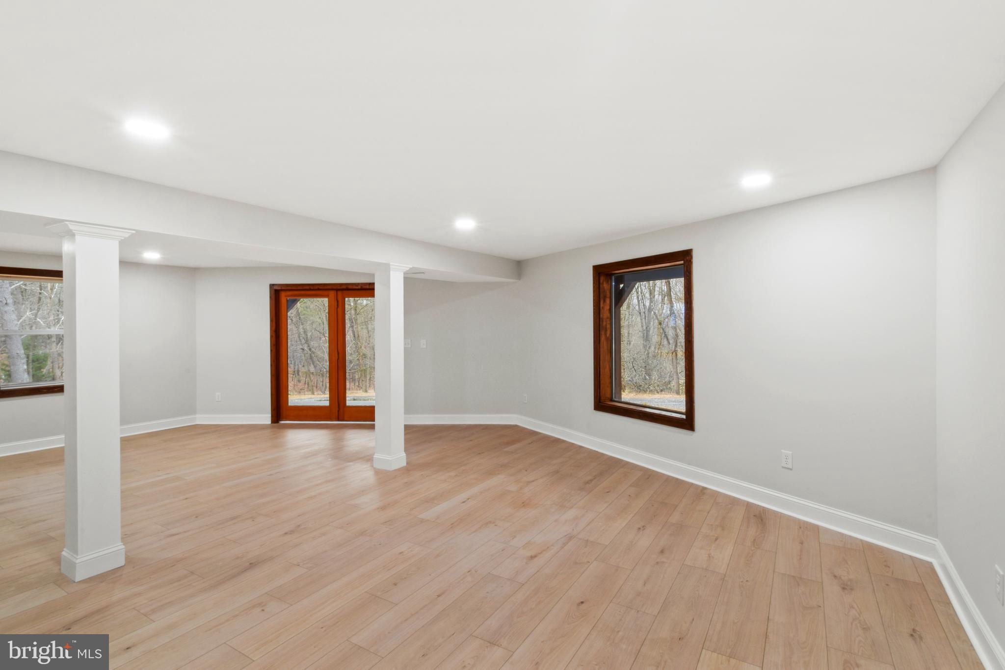 BEAVER DAM WOODS - Residential