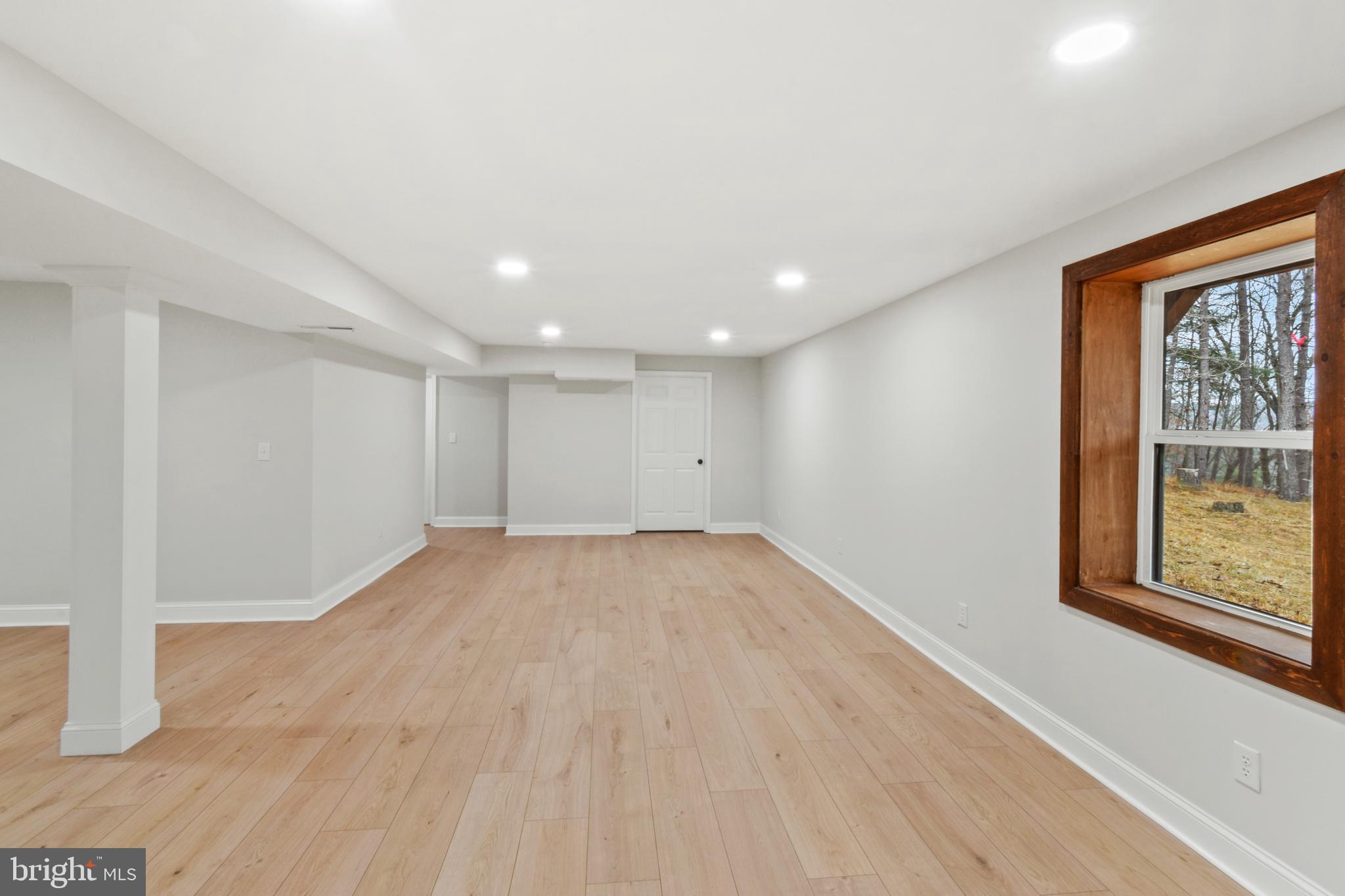 BEAVER DAM WOODS - Residential