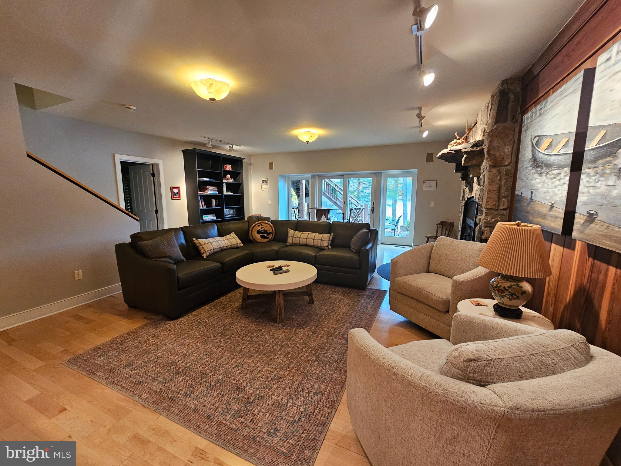 GLENDALE ROAD - Residential