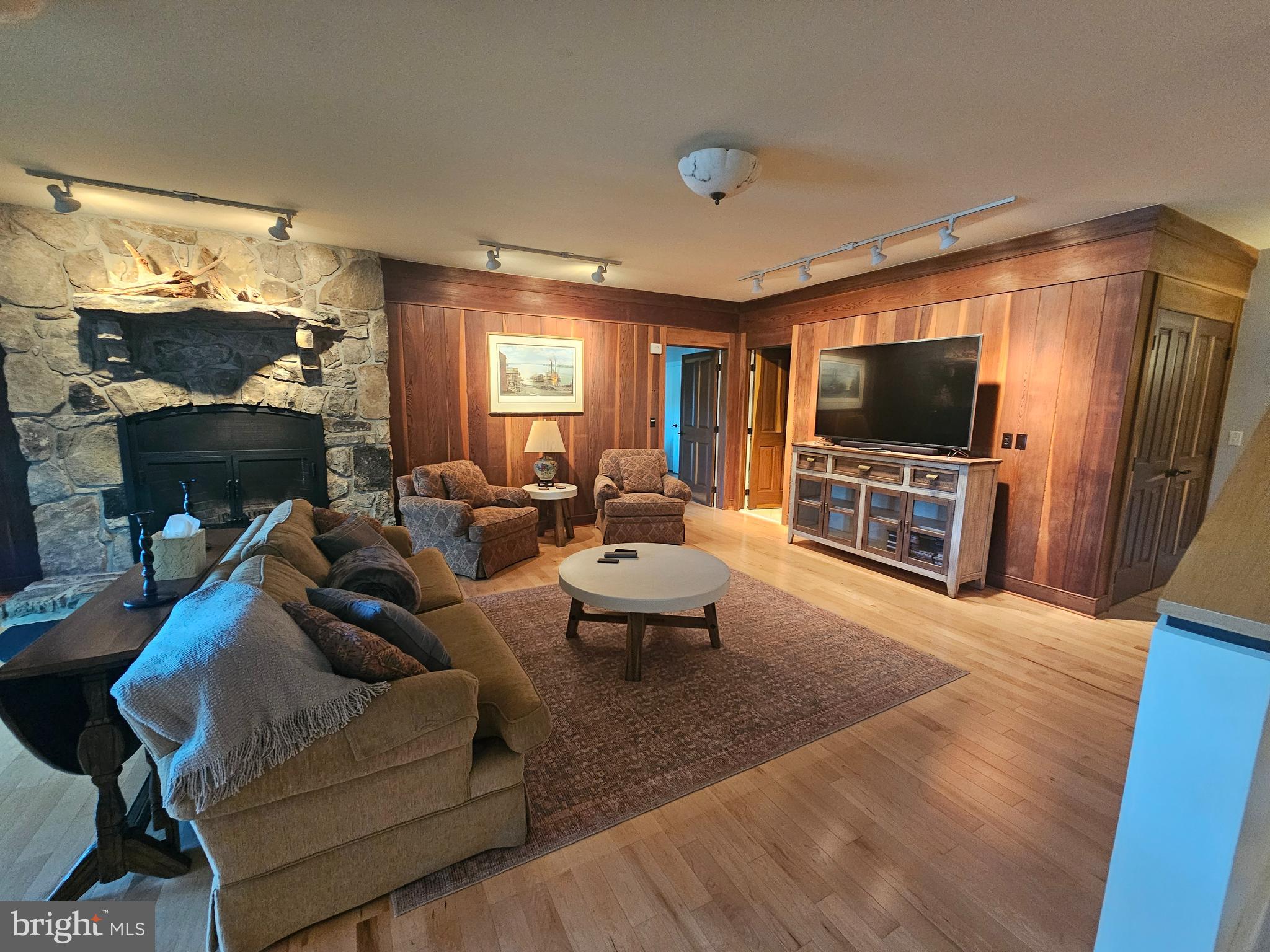 GLENDALE ROAD - Residential