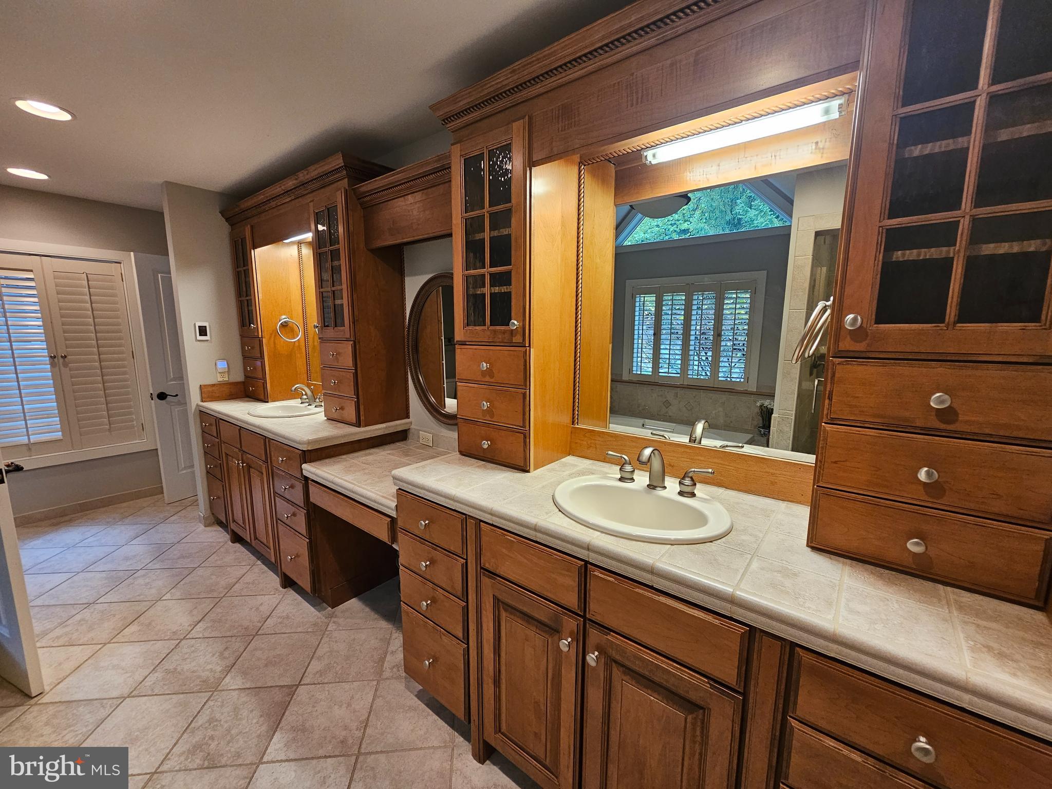 GLENDALE ROAD - Residential