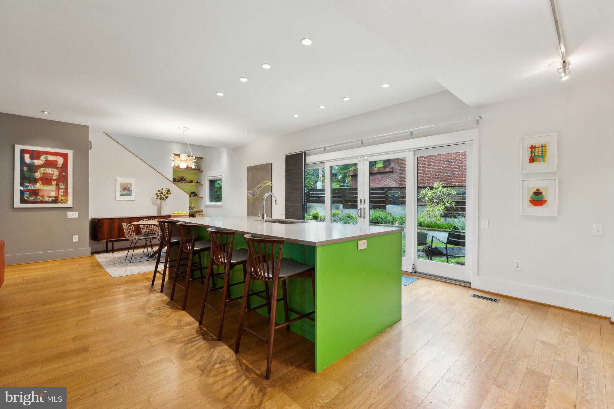 HIGH POINT - Residential