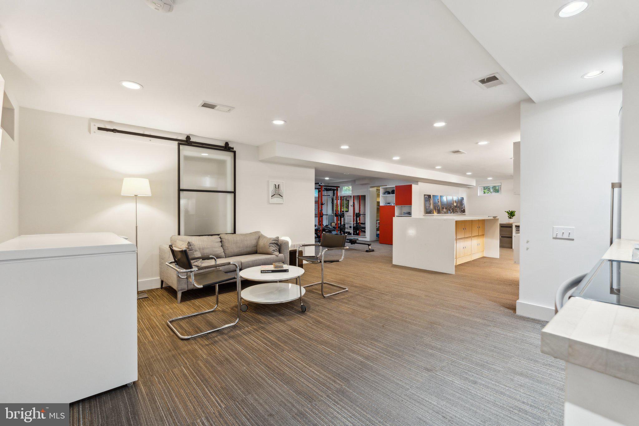 HIGH POINT - Residential