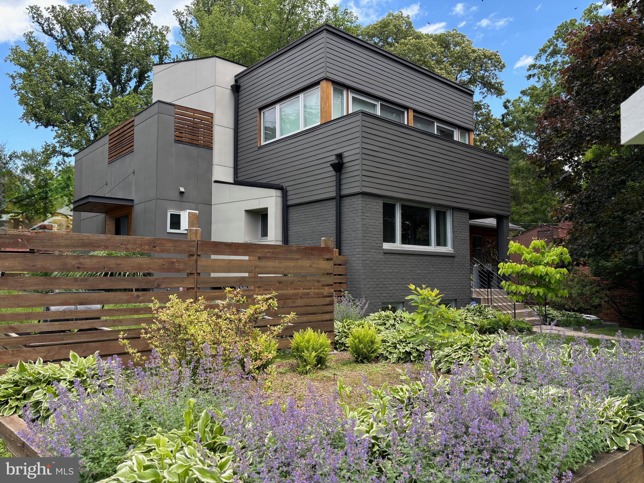 HIGH POINT - Residential