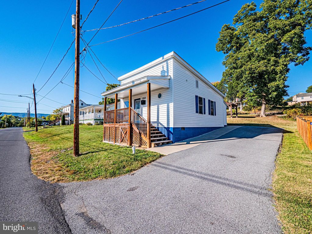 Photo of 444 Branch Street, STRASBURG, VA 22657 (MLS # VASH2012764)