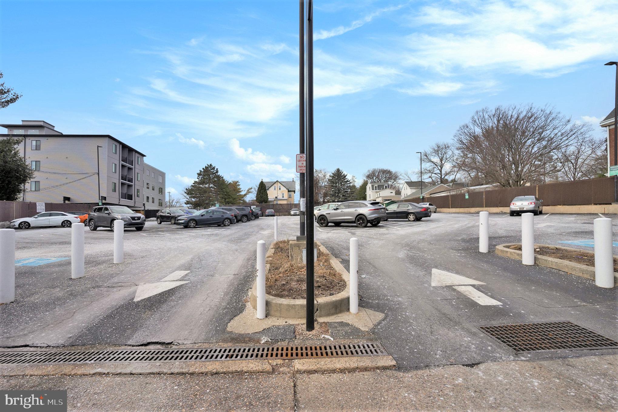 ROXBOROUGH - Commercial Sale