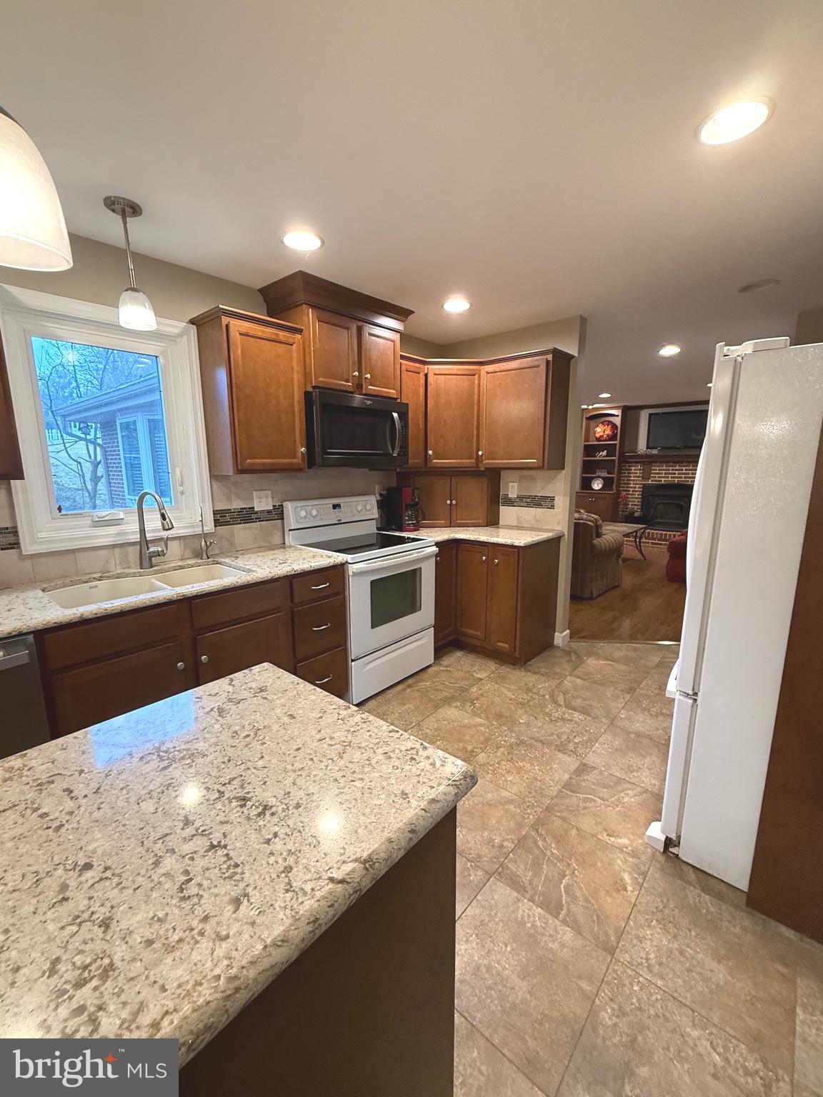 SUNRISE TERRACE - Residential