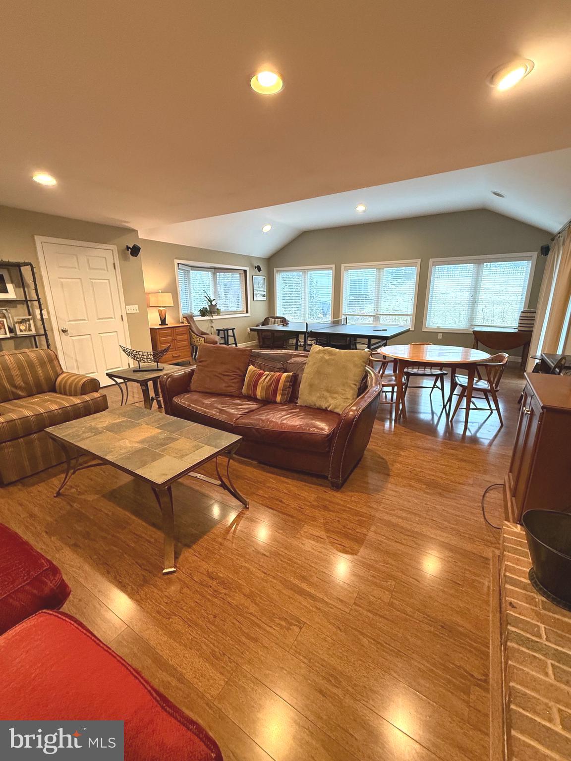 SUNRISE TERRACE - Residential