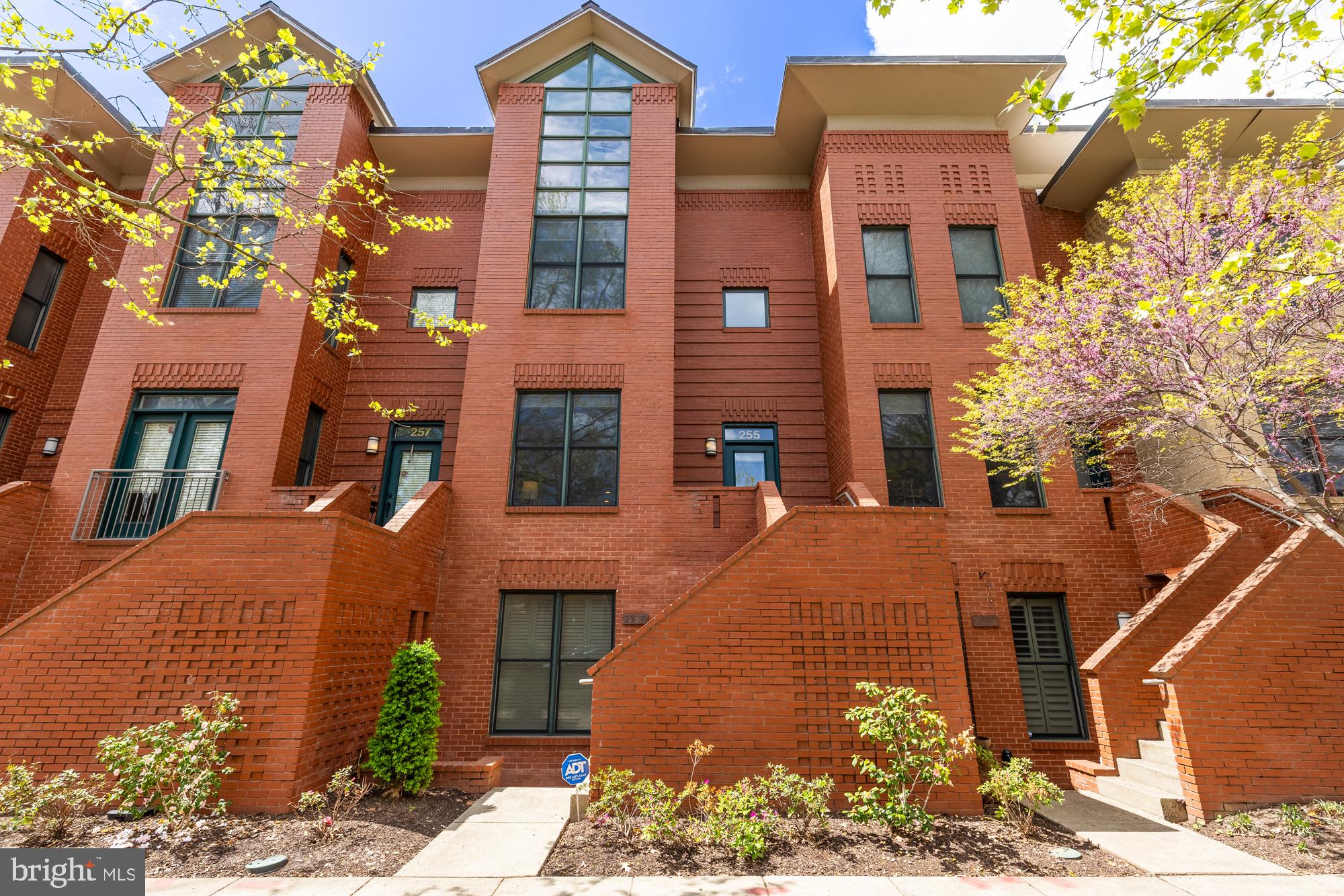 255 14TH STREET SE A