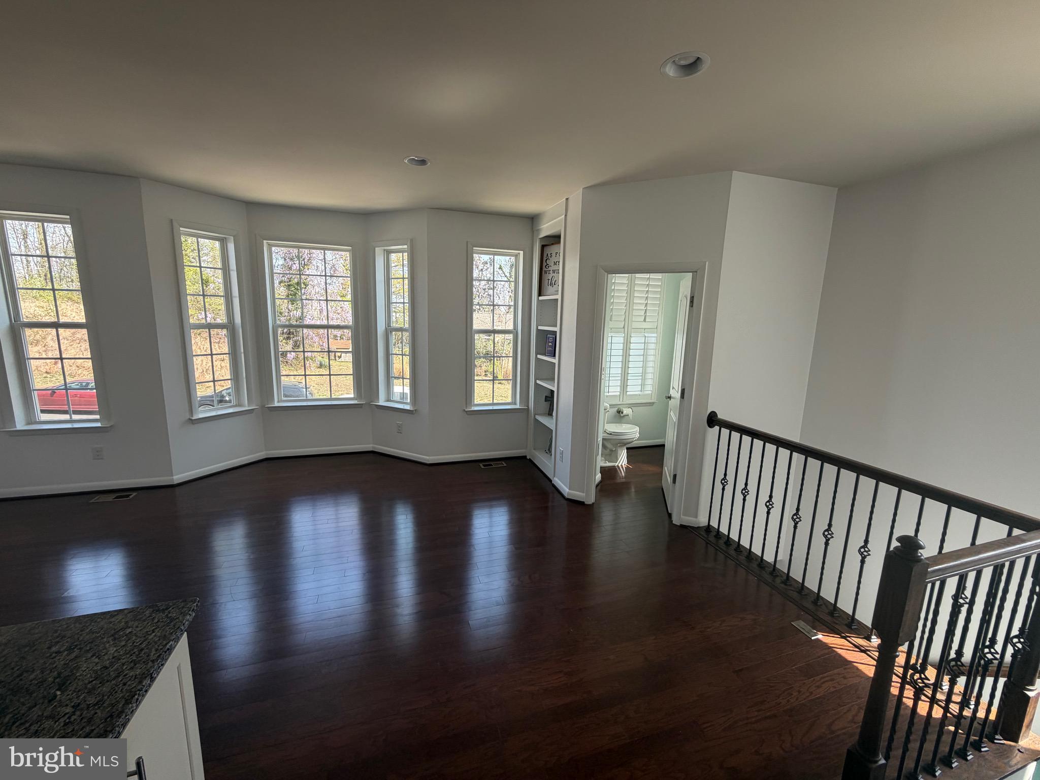 COWAN CROSSING - Residential