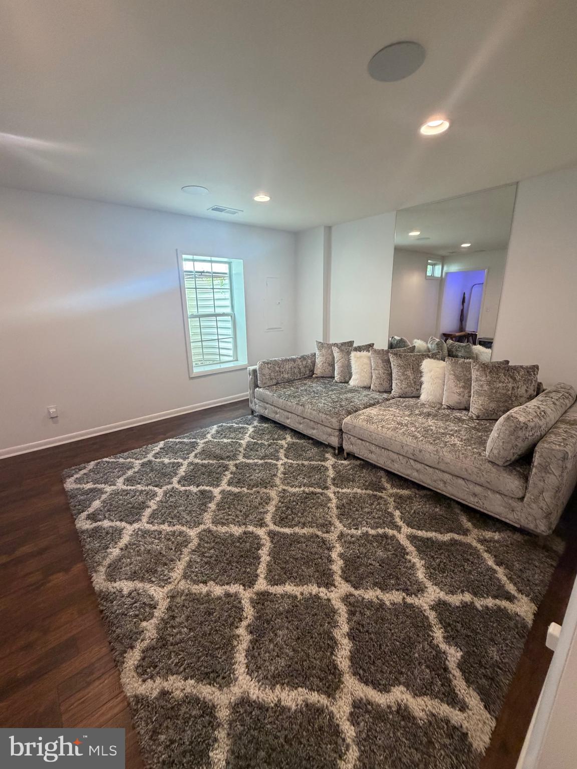 COWAN CROSSING - Residential