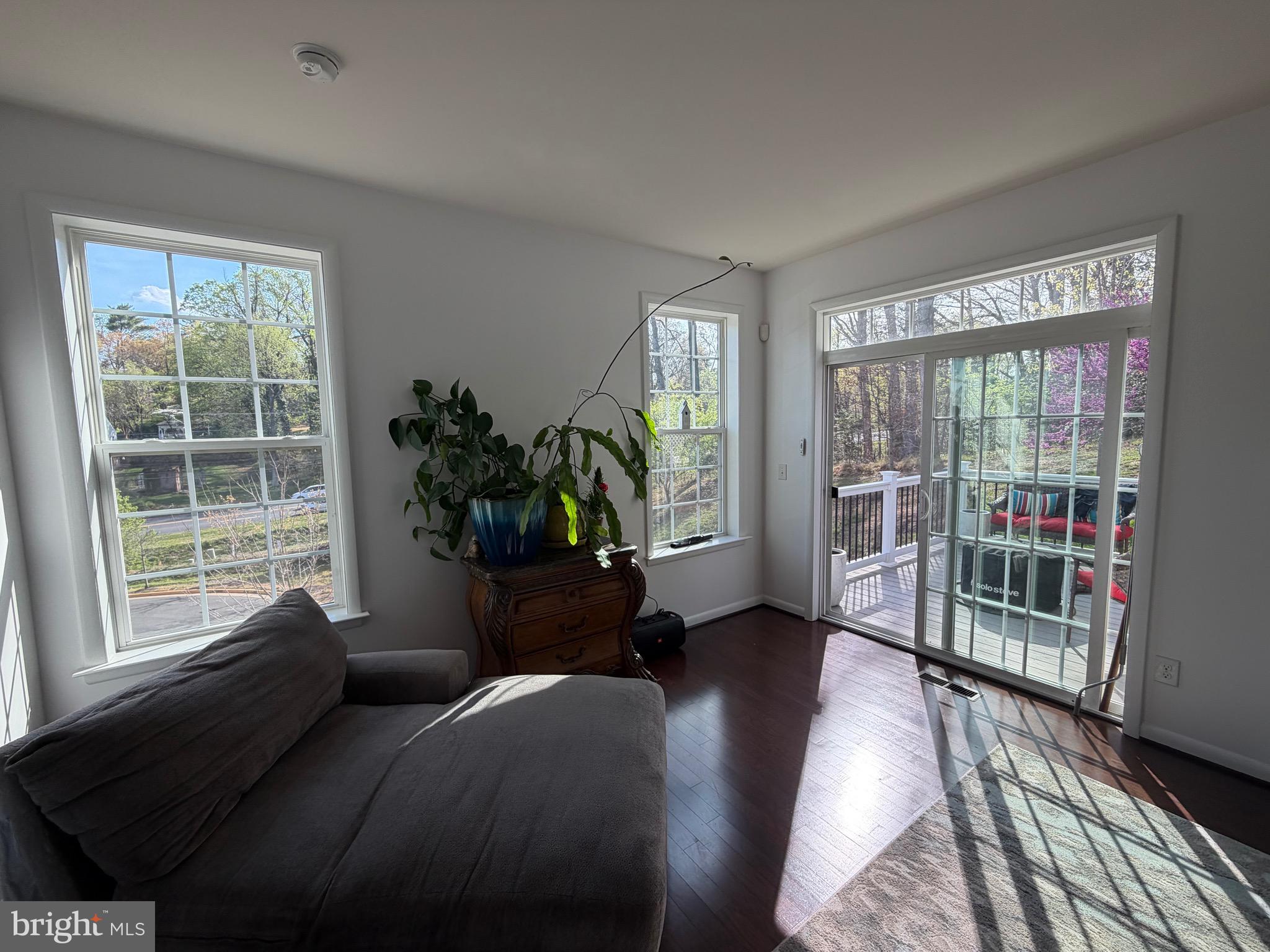 COWAN CROSSING - Residential