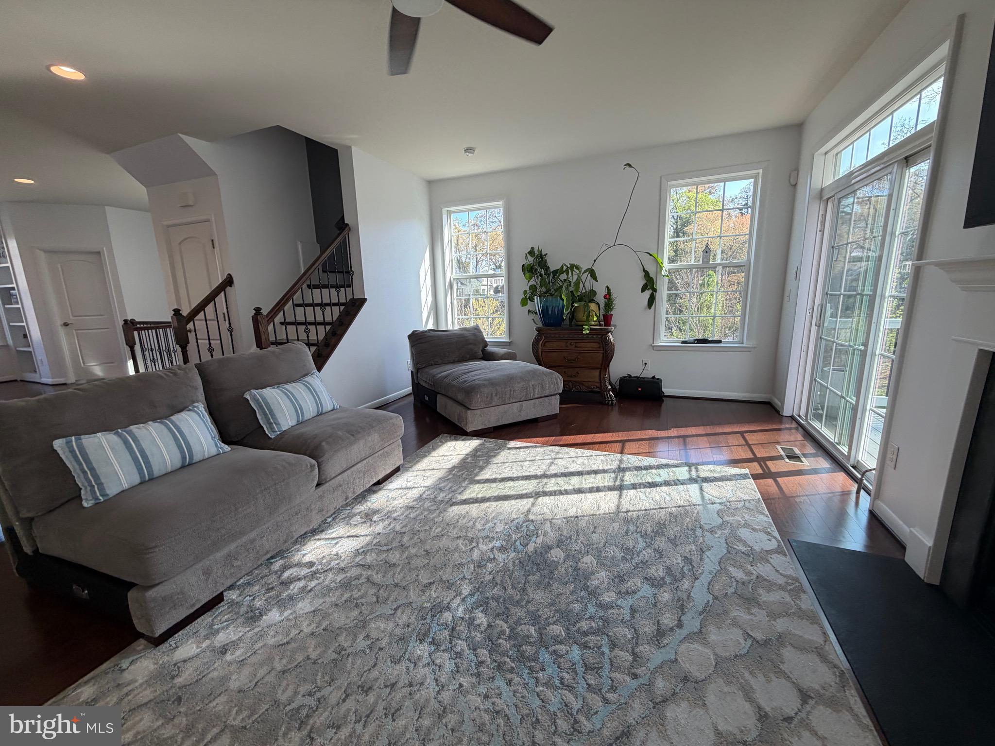 COWAN CROSSING - Residential