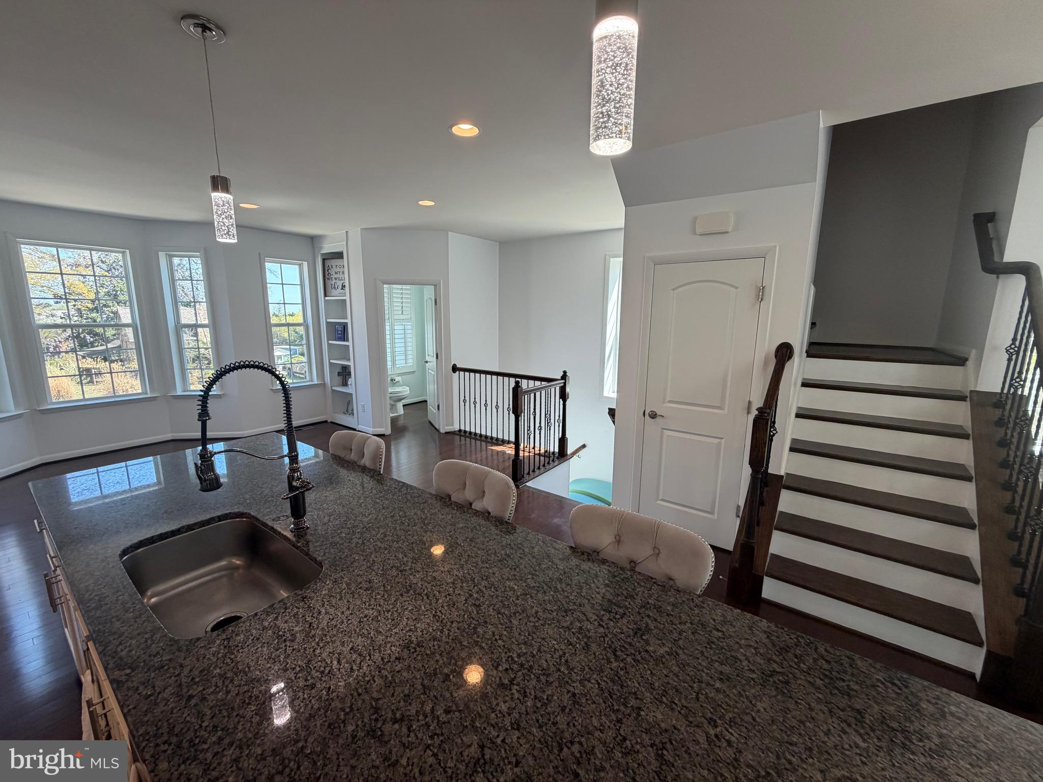 COWAN CROSSING - Residential