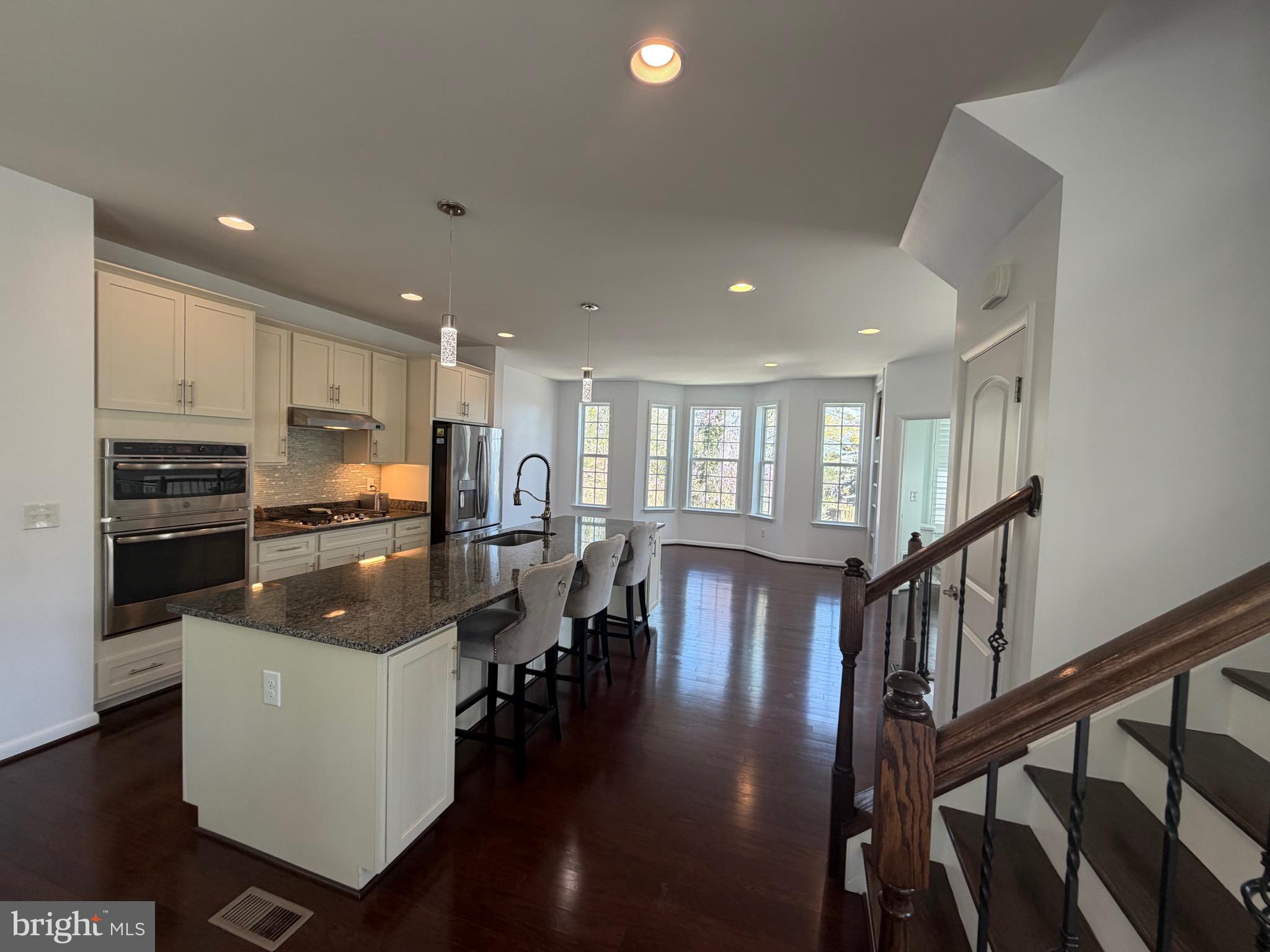 COWAN CROSSING - Residential