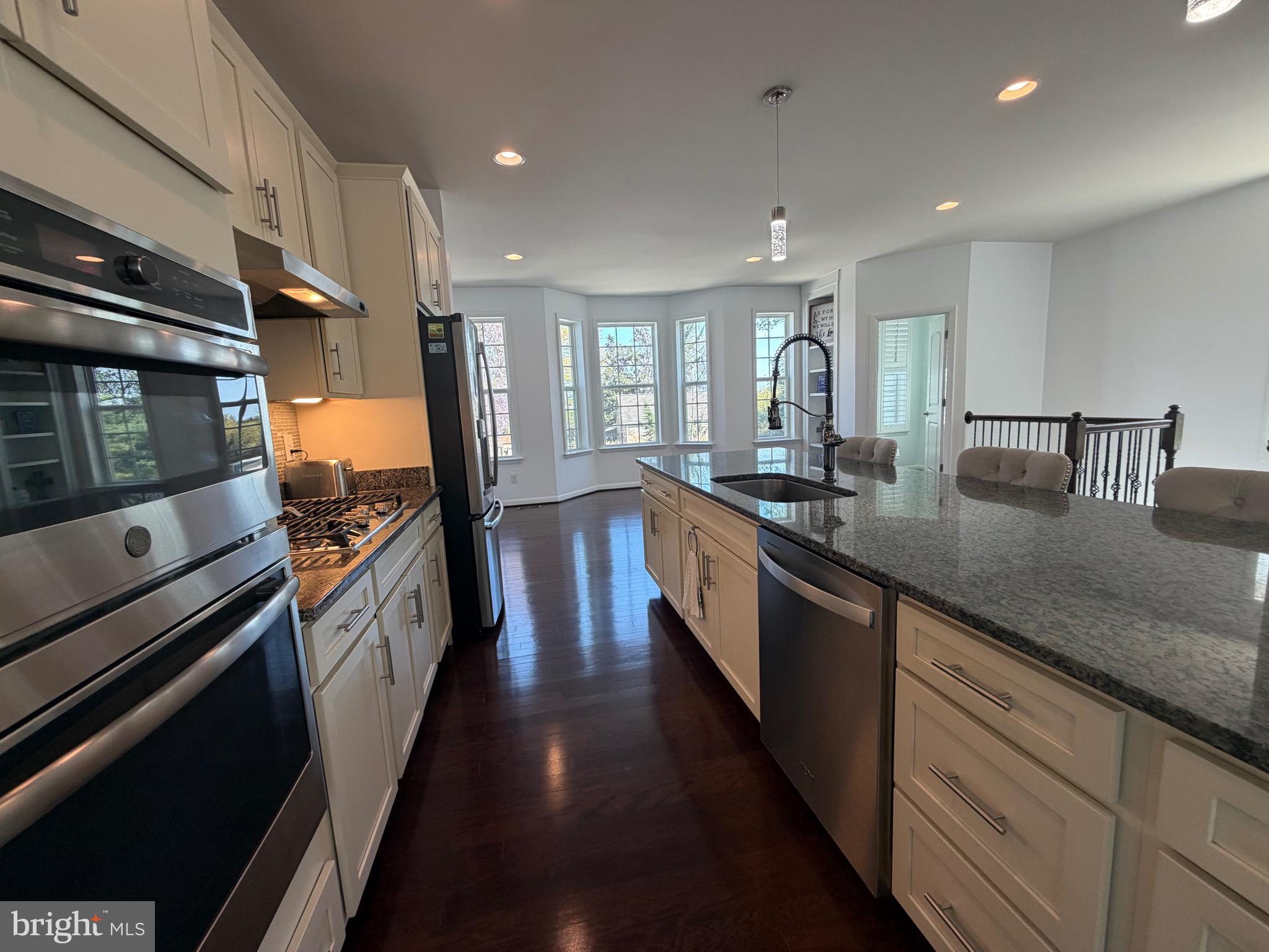 COWAN CROSSING - Residential