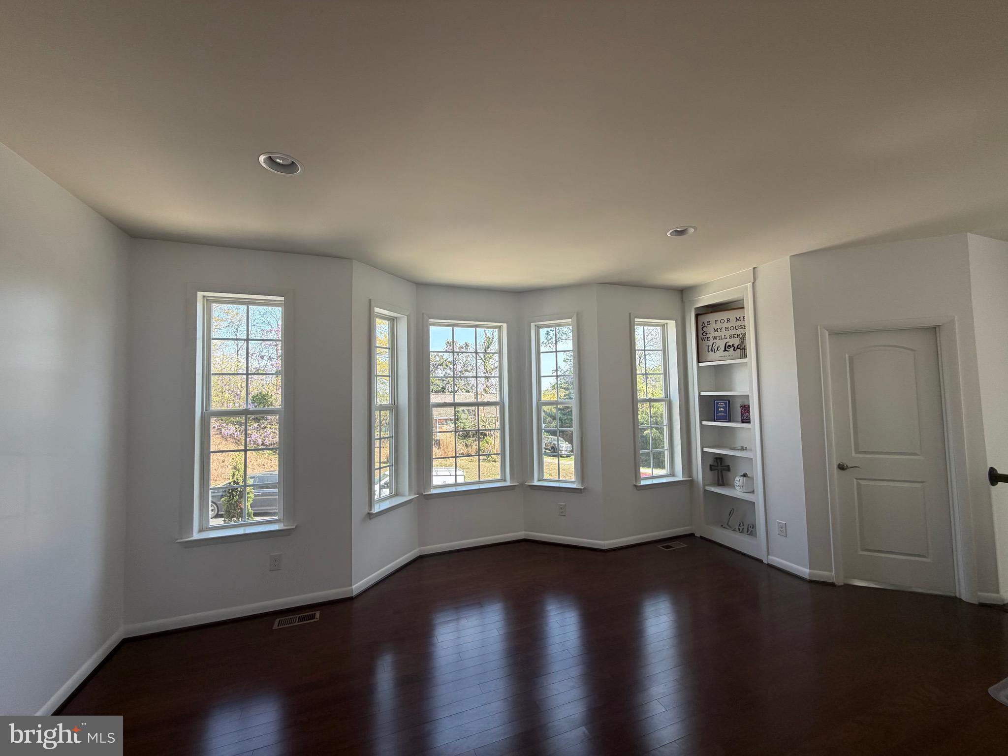 COWAN CROSSING - Residential