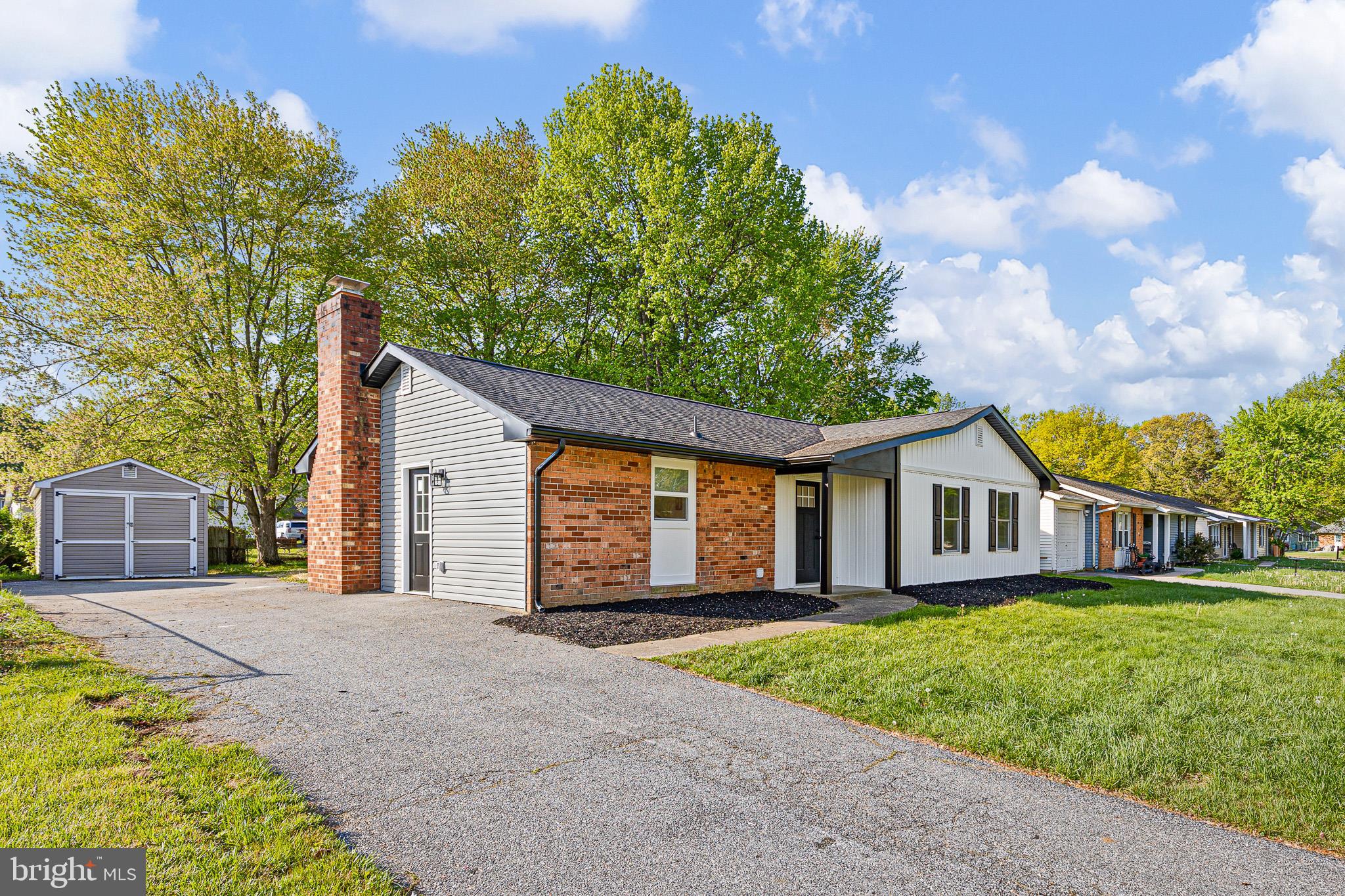 BROOKBEND - Residential