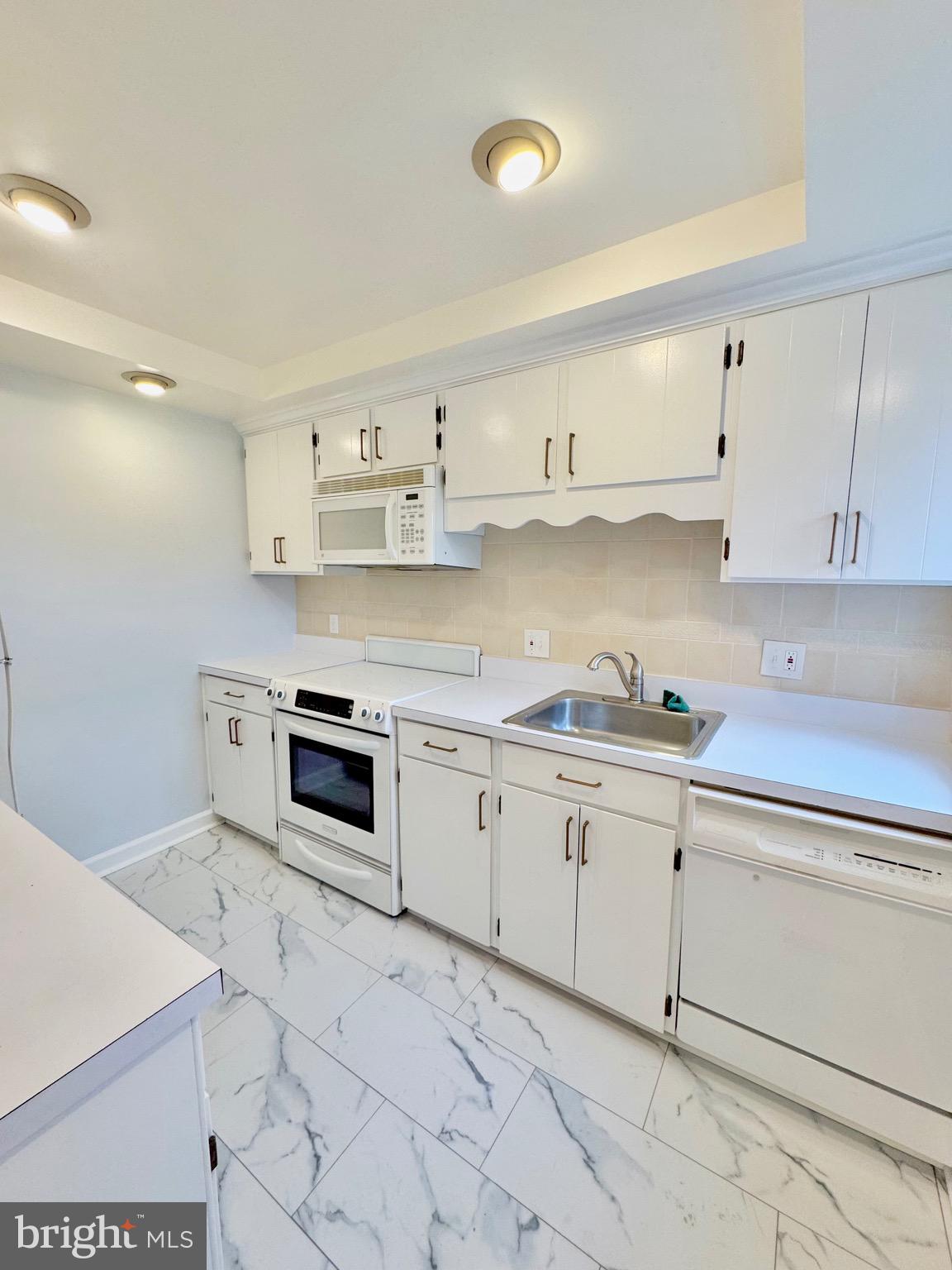 FAIRLINGTON VILLAGES - Residential Lease