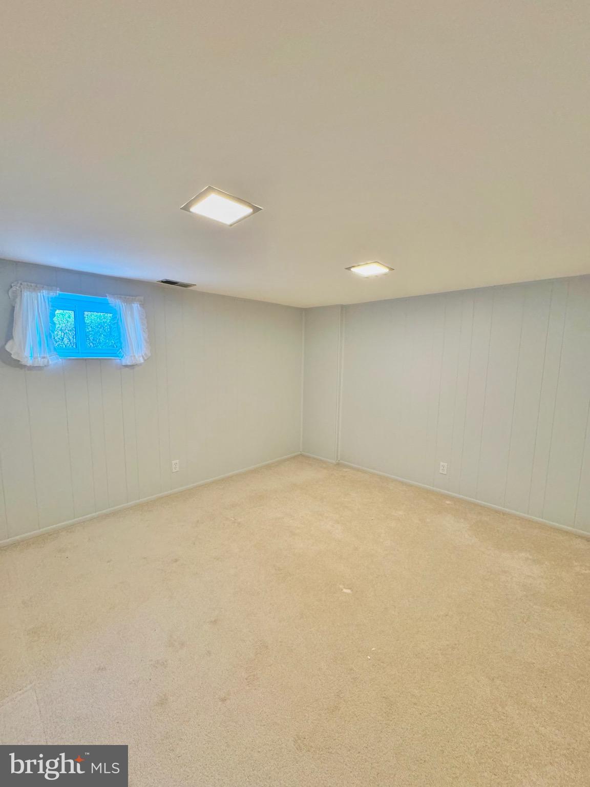 FAIRLINGTON VILLAGES - Residential Lease