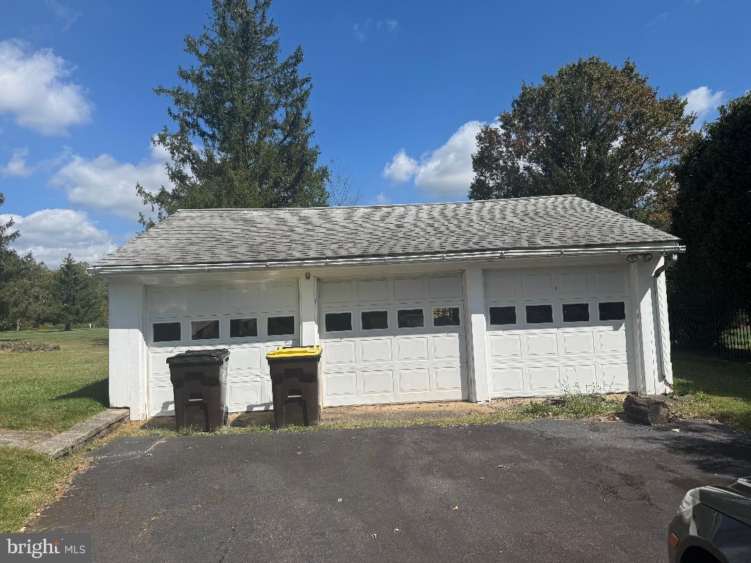 1533 SCHOOL ROAD