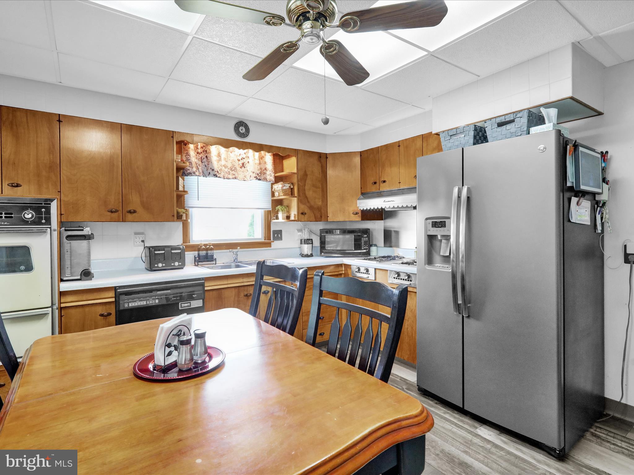 235 W RACE STREET