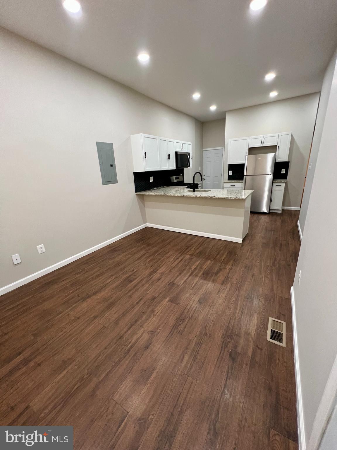 3904 ASPEN STREET UNIT 1- 1ST FLOOR