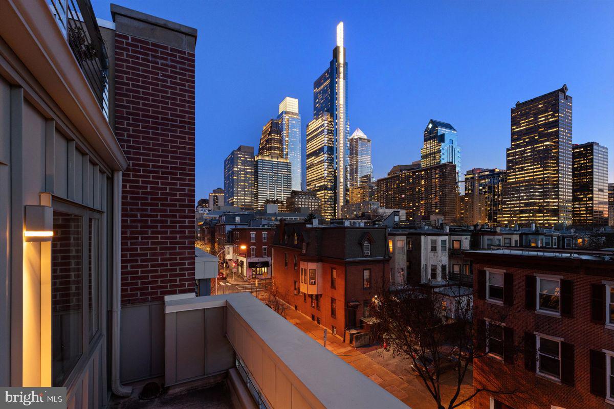 LOGAN SQUARE - Residential