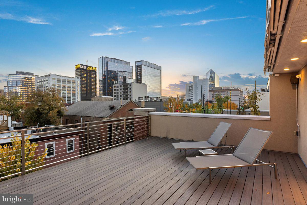 LOGAN SQUARE - Residential