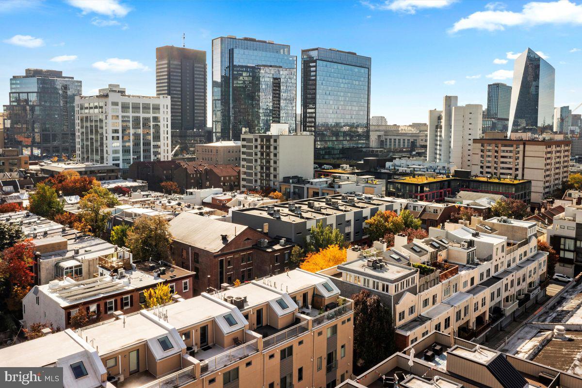 LOGAN SQUARE - Residential