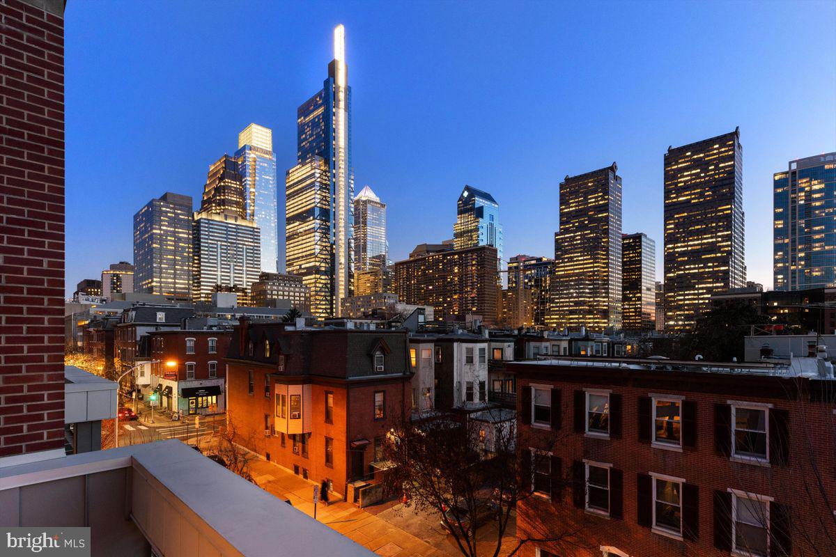 LOGAN SQUARE - Residential