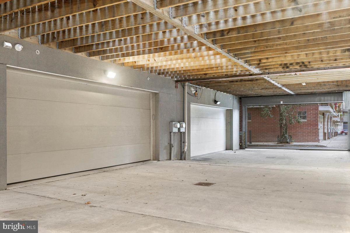 LOGAN SQUARE - Residential