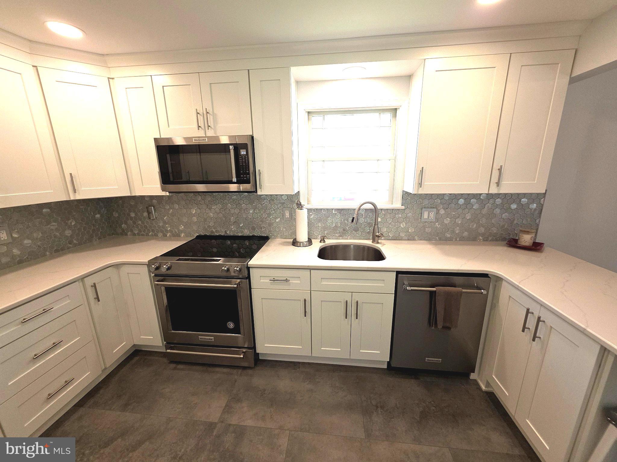 CENTENNIAL HILLS - Residential