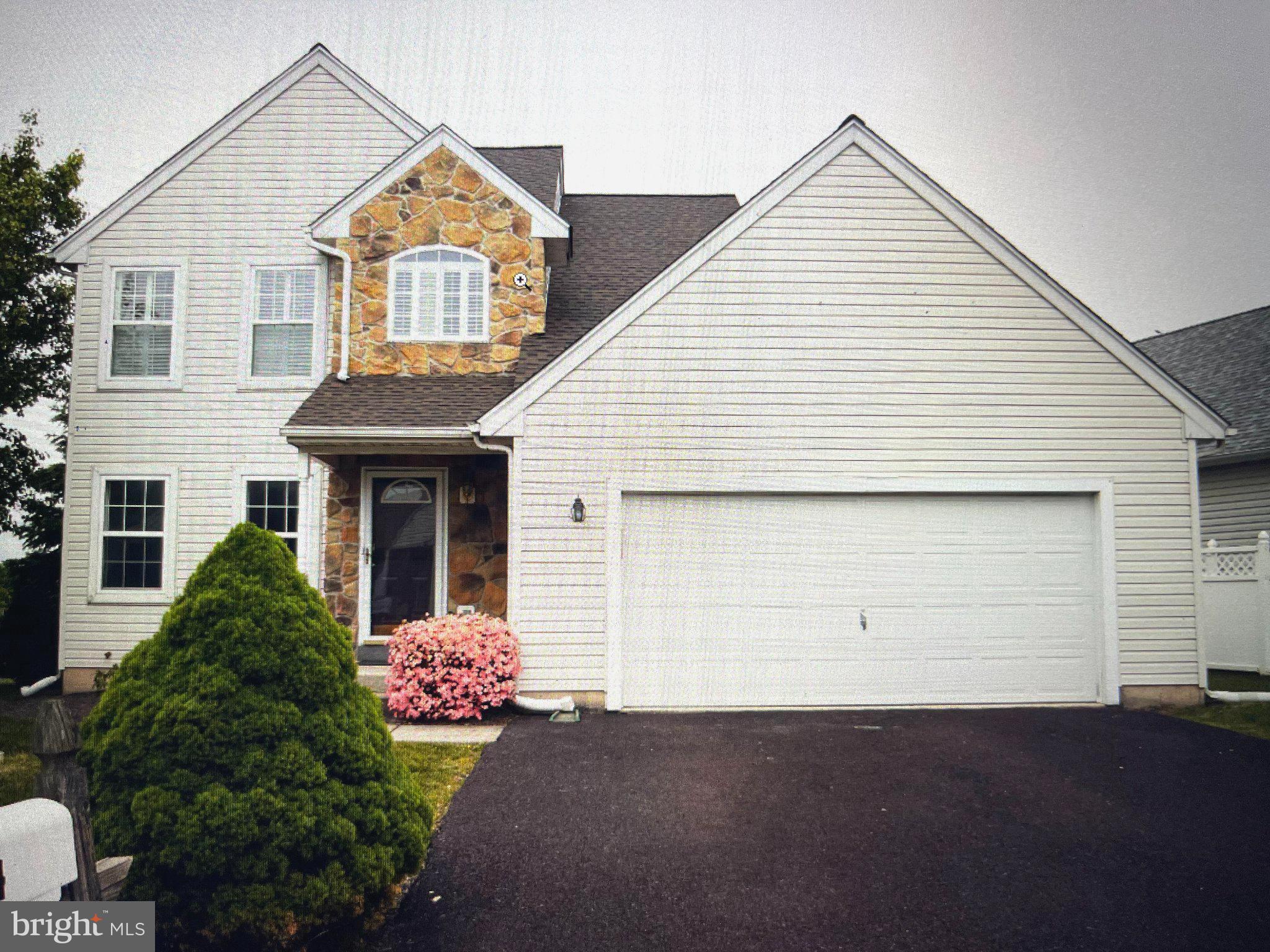 4 GLEN EAGLES ROAD