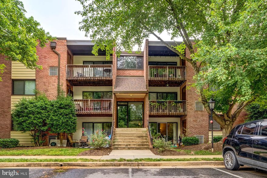 Rarely available 1 bed & a den condo in the beautifully landscaped, Fairfax West. This welcoming condo overlooks a gorgeous courtyard and is flooded with natural light. Walk in and you’ll see a spacious coat closet across from the front door. Through the foyer you’ll see a large living room with sliding glass doors overlooking your private patio. The large den is located just outside the living room and is large enough to use as an office or second (non-legal) bedroom. The spacious dining room is just outside the galley kitchen (which as plenty of storage space). Down the hallway you’ll find an extra large bedroom and a bathroom with new glass doors (photos depict a curtain). This comes with 1 assigned spot in the parking lot (#103) and plenty of street parking if you have multiple cars. Laundry is shared and is in the basement of the building. Also in the basement is an extra large storage locker for this unit - roughly 5 wide by 7ft depth by 7ft tall. Condo fees include Electricity, Gas, Sewer, Water, and Trash. Providence Park is just across the street and has multiple tots lots playgrounds, tennis courts, trails and more! The Fairfax farmers market is just down the street every Sunday. Less than 2 miles from George Mason University, shops, restaurants and more.

Updates to this condo include; New dishwasher - 2022; New doors installed 2023 (office/den, bathroom, bedroom); New light fixtures, new outlets/wiring 2022; New ceiling fans and updated wiring 2022; New thermostat 2022; Water filter system on sink 2022; New faucets 2022 (bathroom and kitchen)