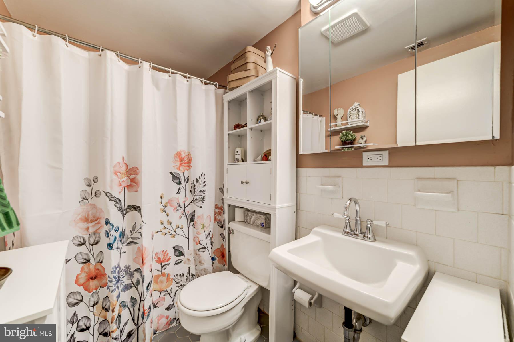 FAIRFAX WEST - Residential