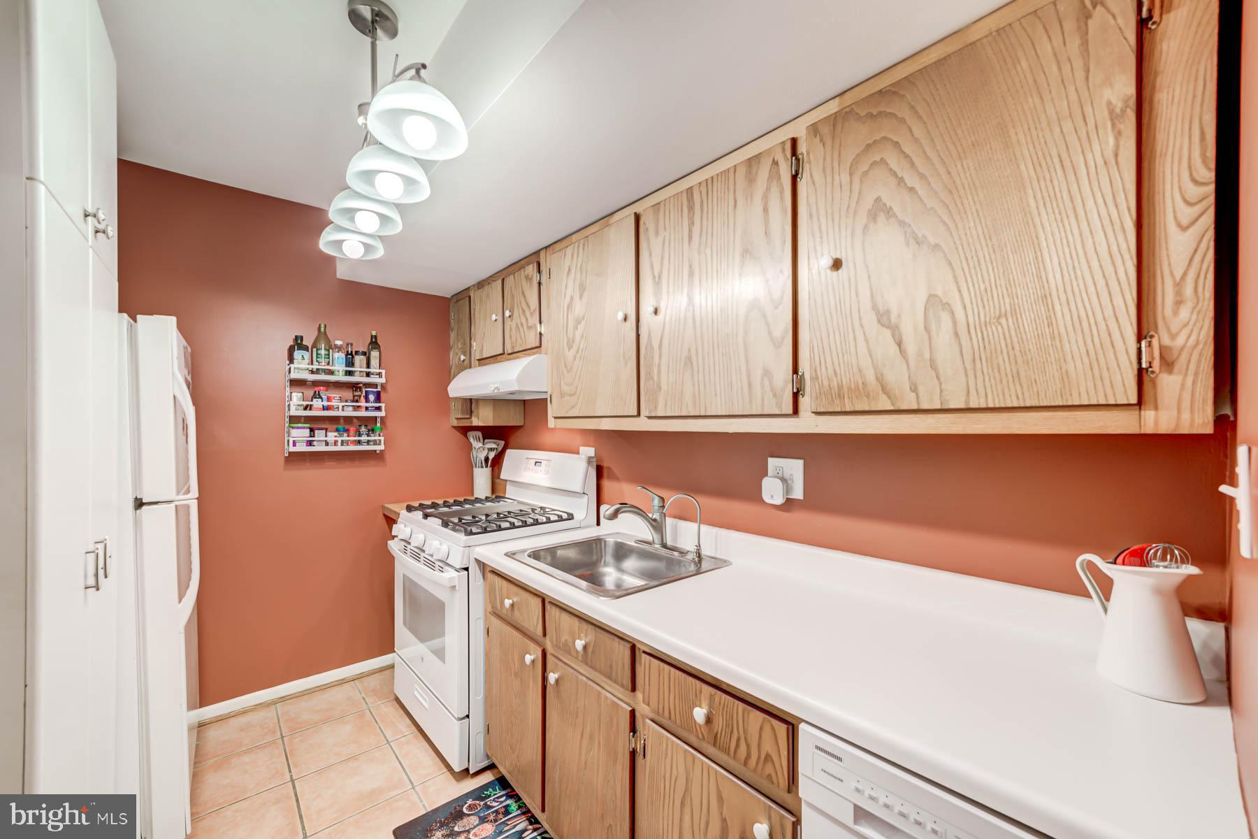 FAIRFAX WEST - Residential