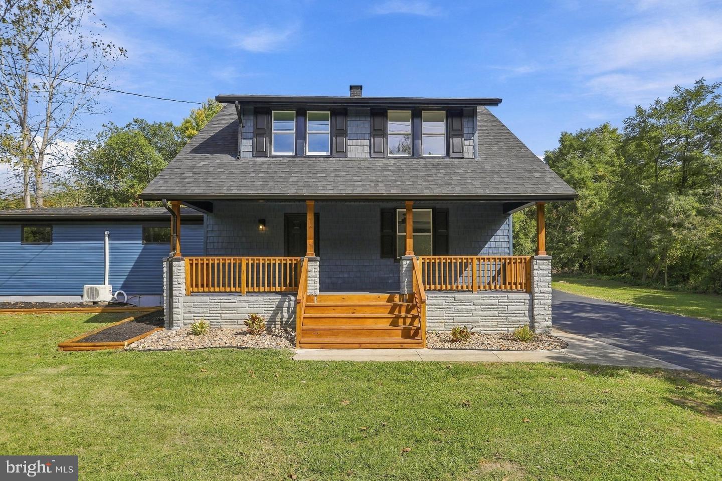 21419 QUEENS POINT ROAD SW