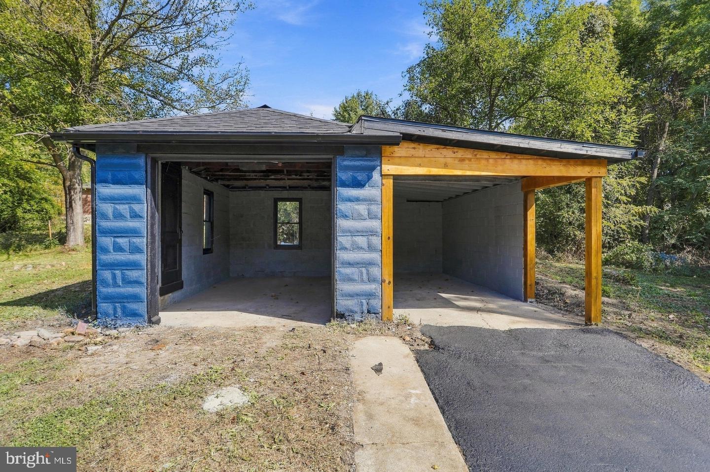 21419 QUEENS POINT ROAD SW