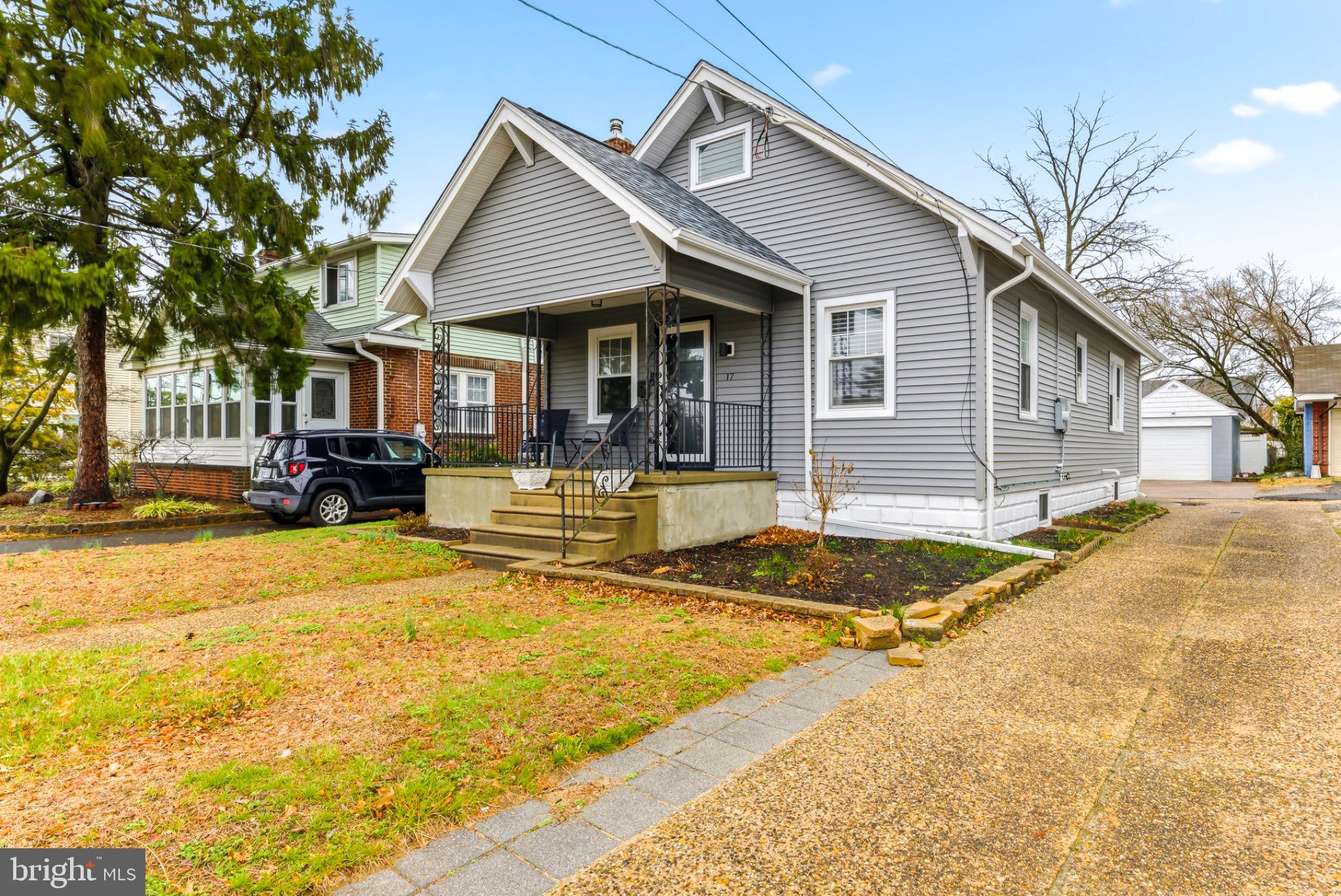 17 W GLOUCESTER PIKE