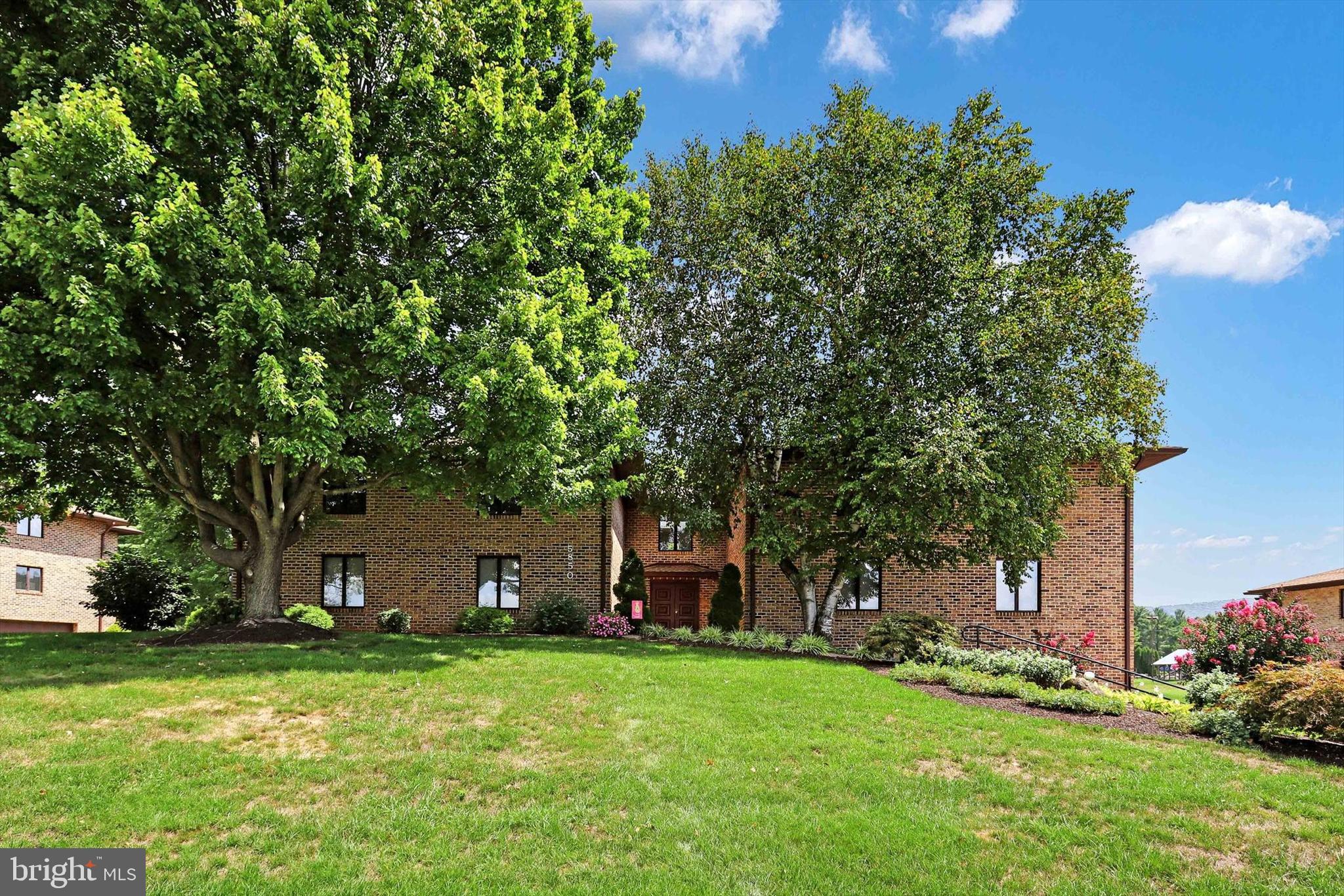 PENN NATIONAL GOLF COURSE COMMUNITY - Residential