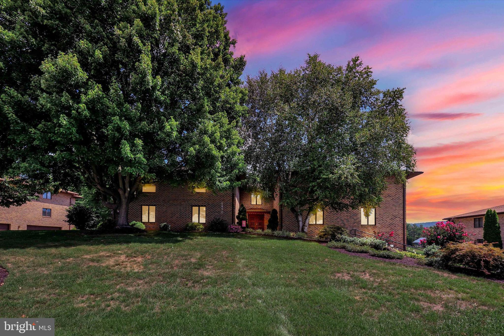 PENN NATIONAL GOLF COURSE COMMUNITY - Residential