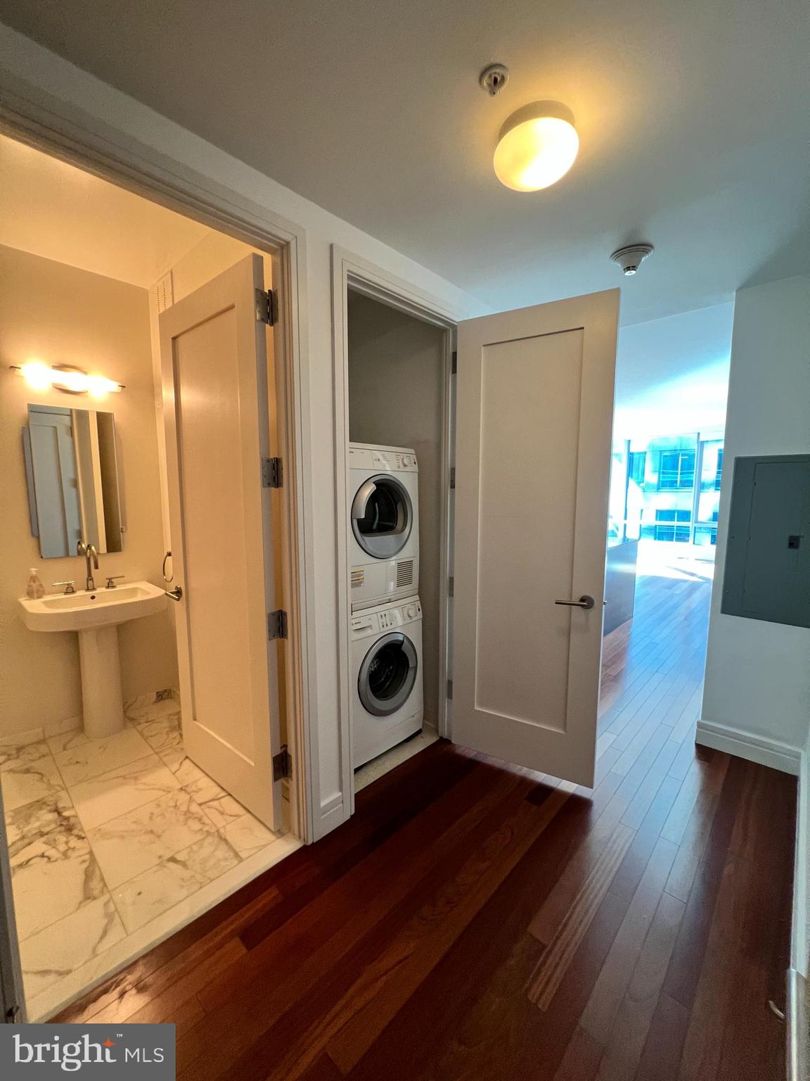 PENN SQUARE - Residential Lease