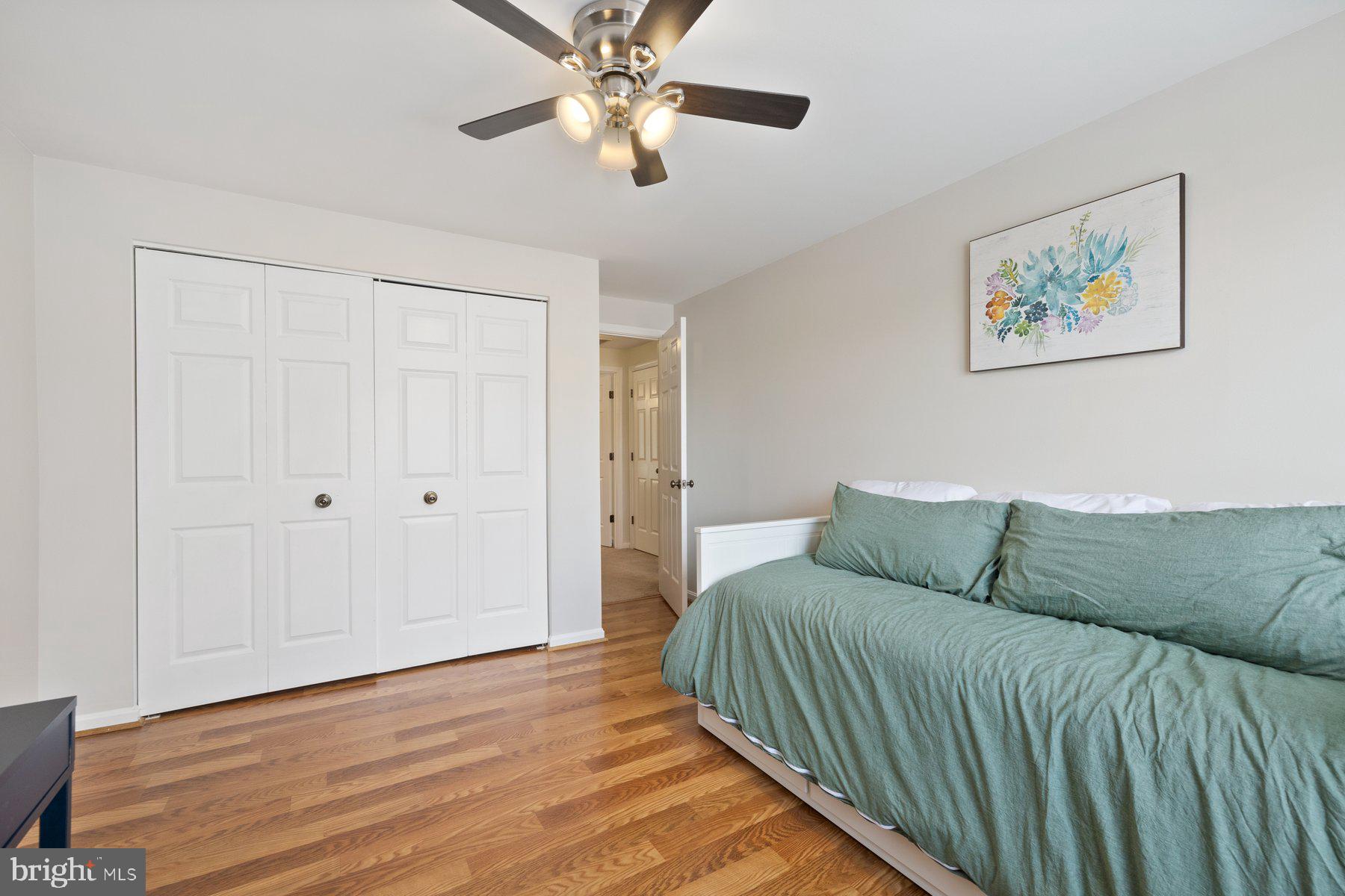 LONGMEAD - Residential