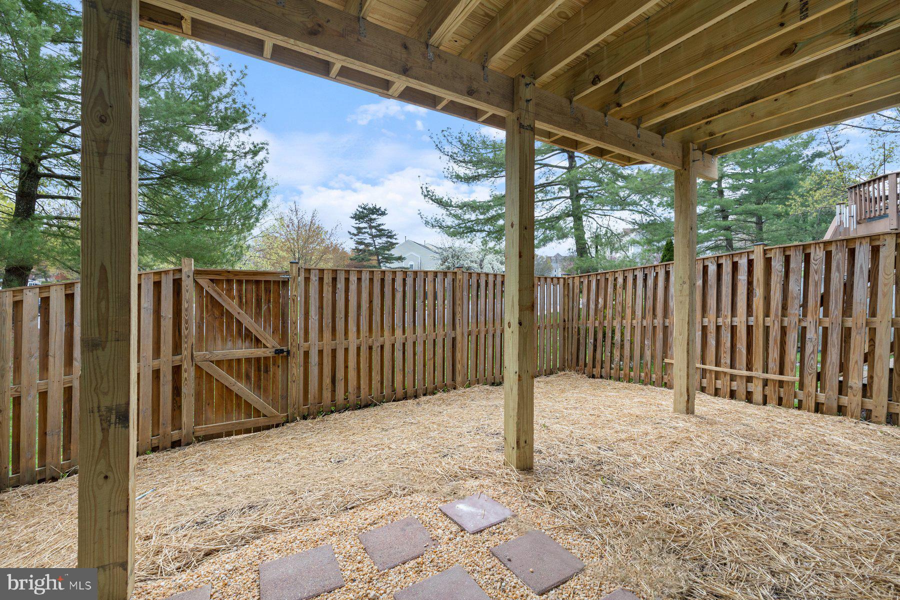 LONGMEAD - Residential