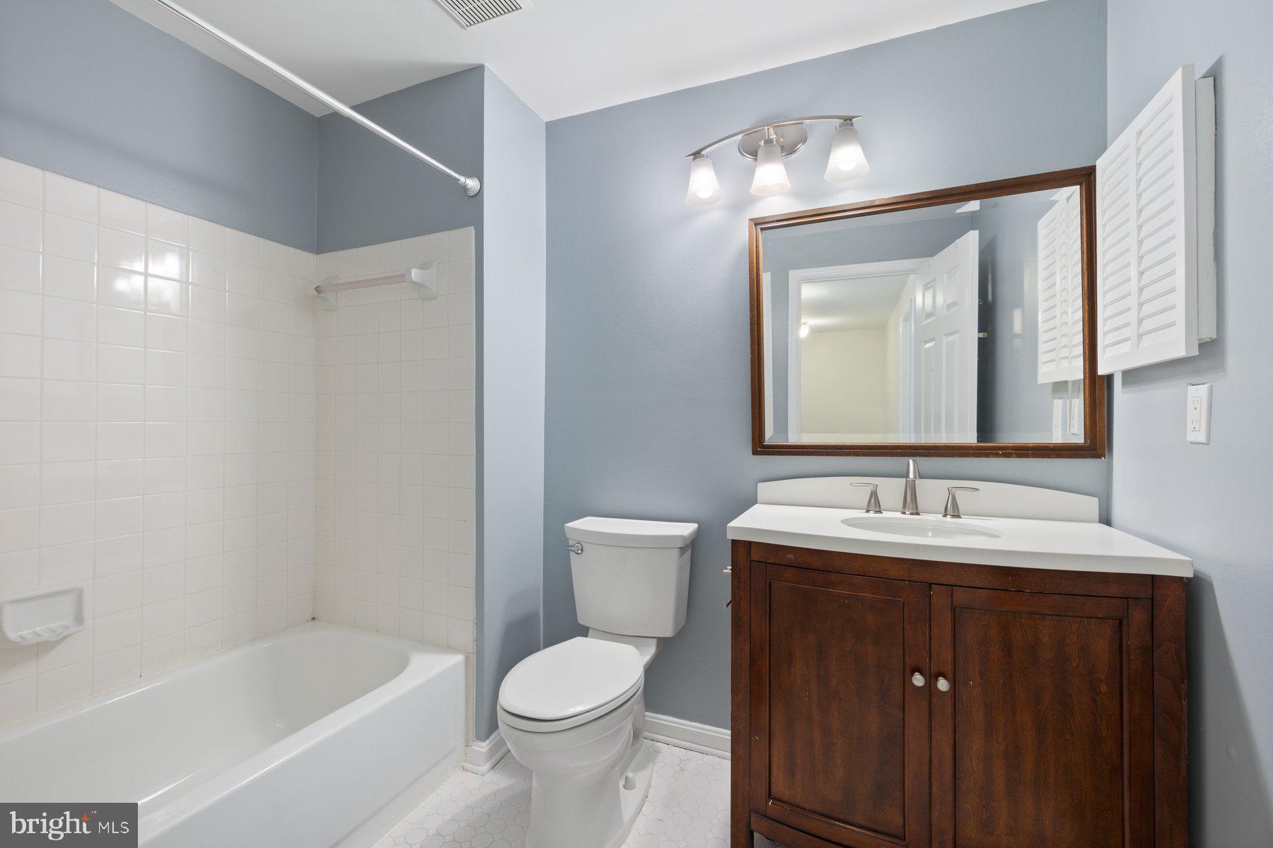 LONGMEAD - Residential