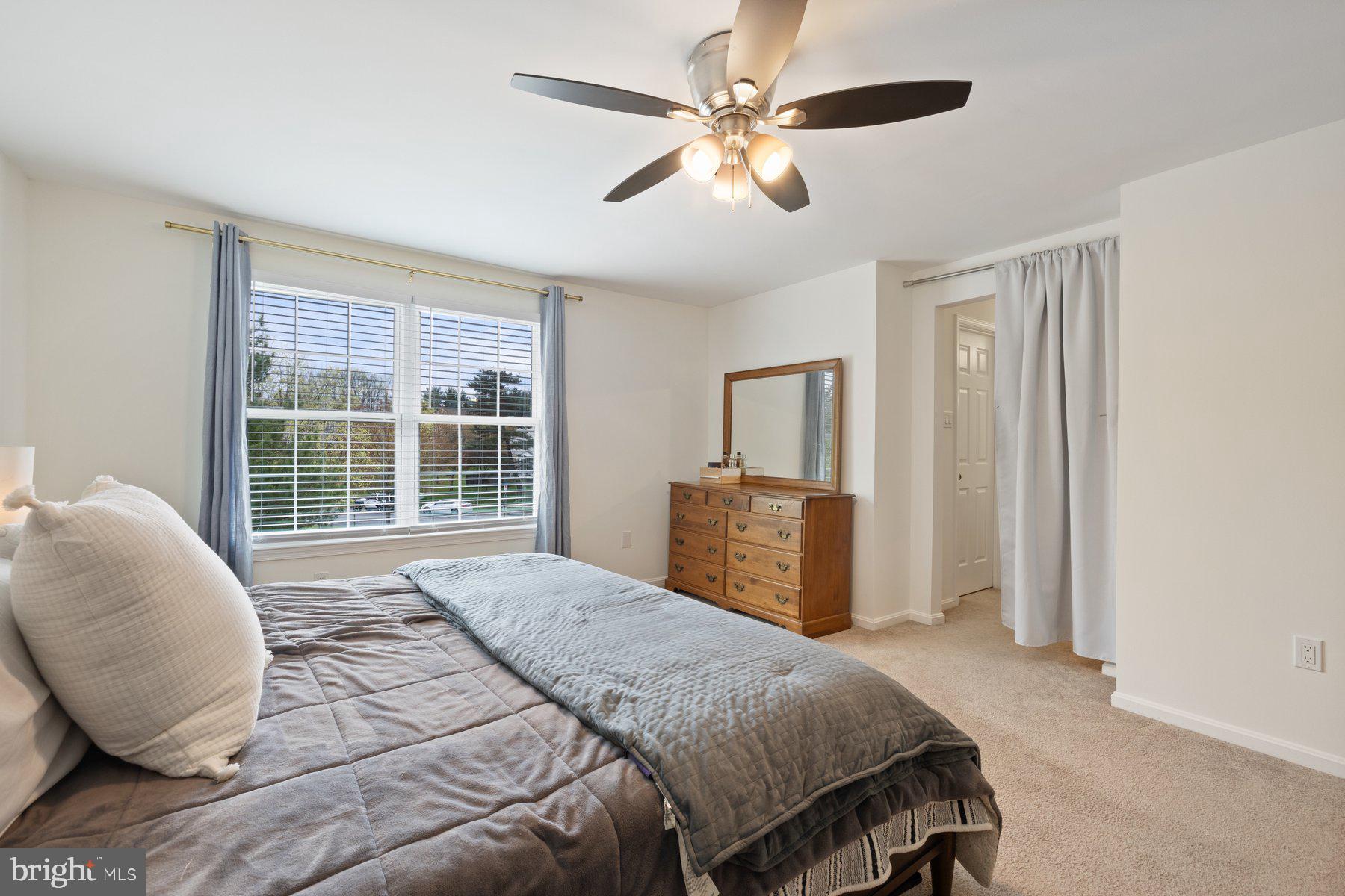 LONGMEAD - Residential