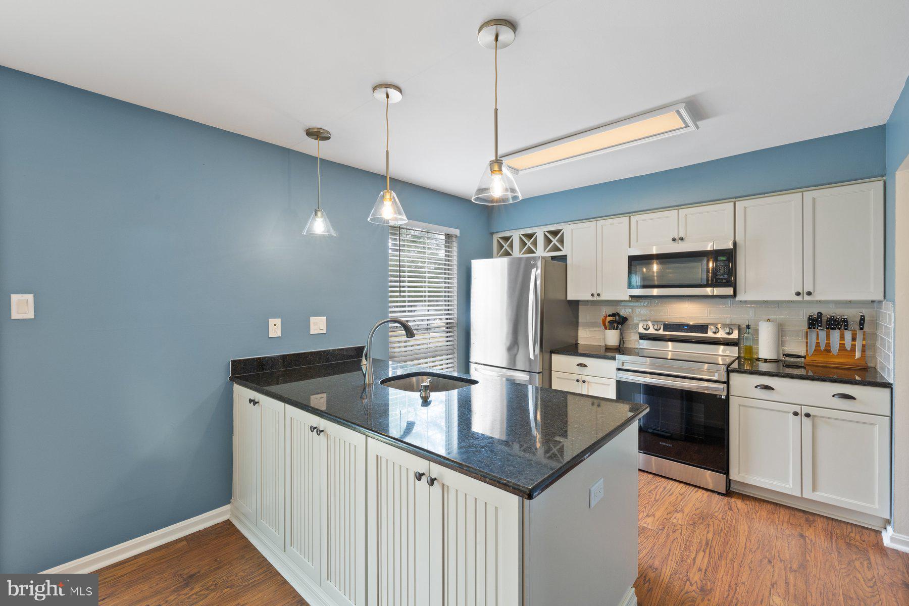 LONGMEAD - Residential