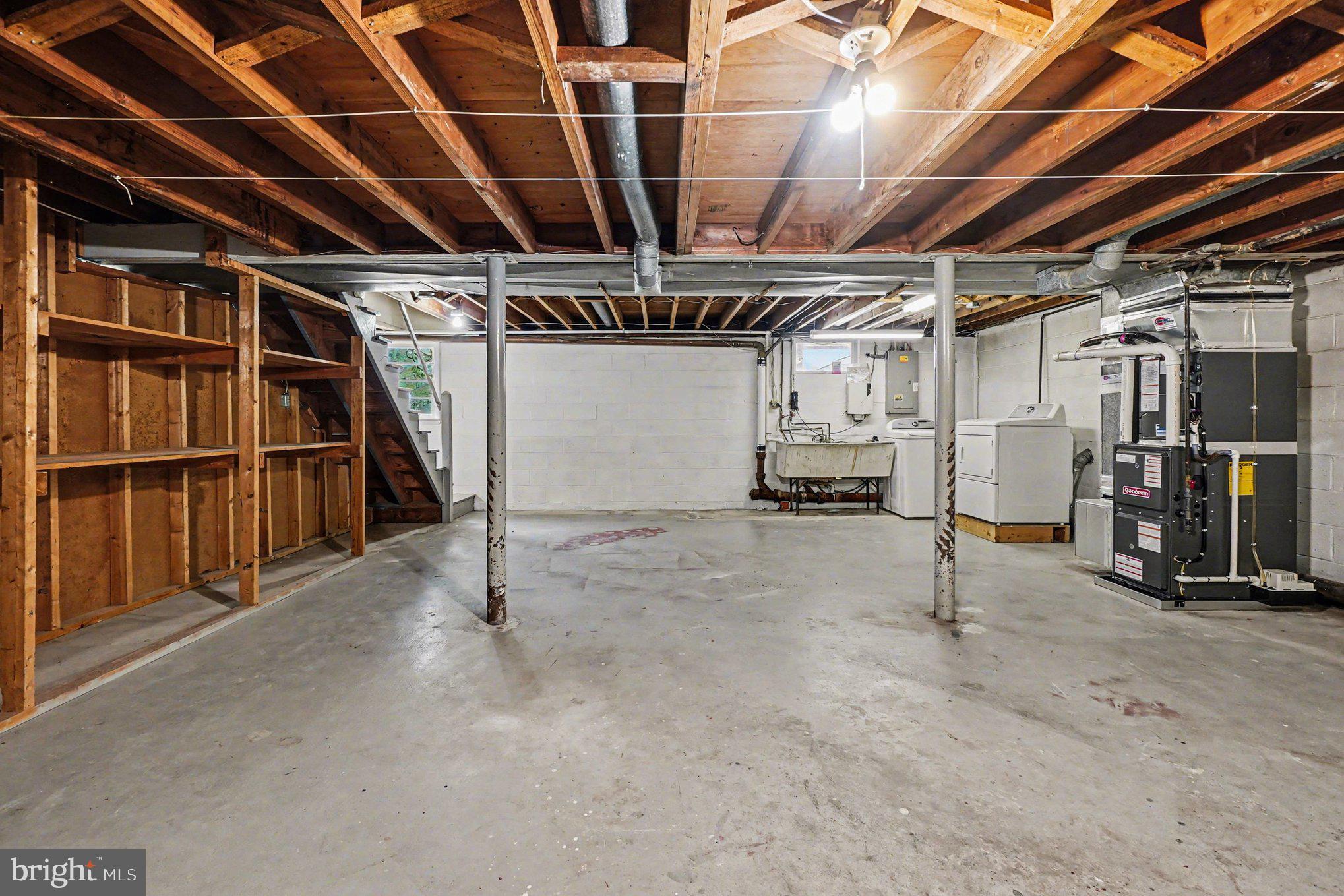 COLONIAL ACRES - Residential