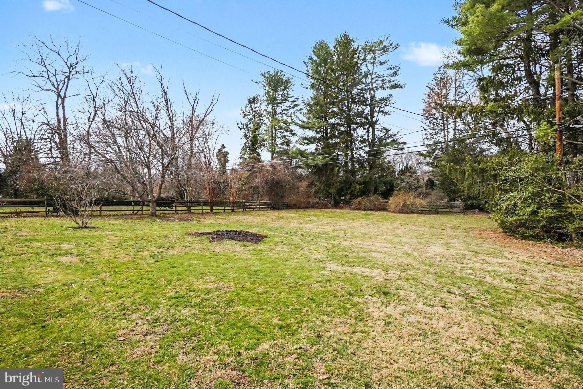 COLONIAL ACRES - Residential